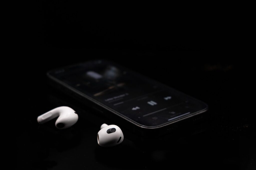 music, desktop backgrounds, mac wallpaper, headphones, 4k wallpaper 1920x1080, airpods, 4k wallpaper, full hd wallpaper, earpods, iphone, free wallpaper, laptop wallpaper, wallpaper hd, hd wallpaper, wallpaper 4k, smartphone, cool backgrounds, macro, close up, free background, beautiful wallpaper, windows wallpaper, background